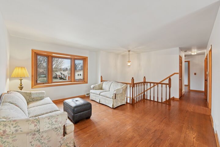 Property Photo: 325 E Prairie Avenue IL 60148