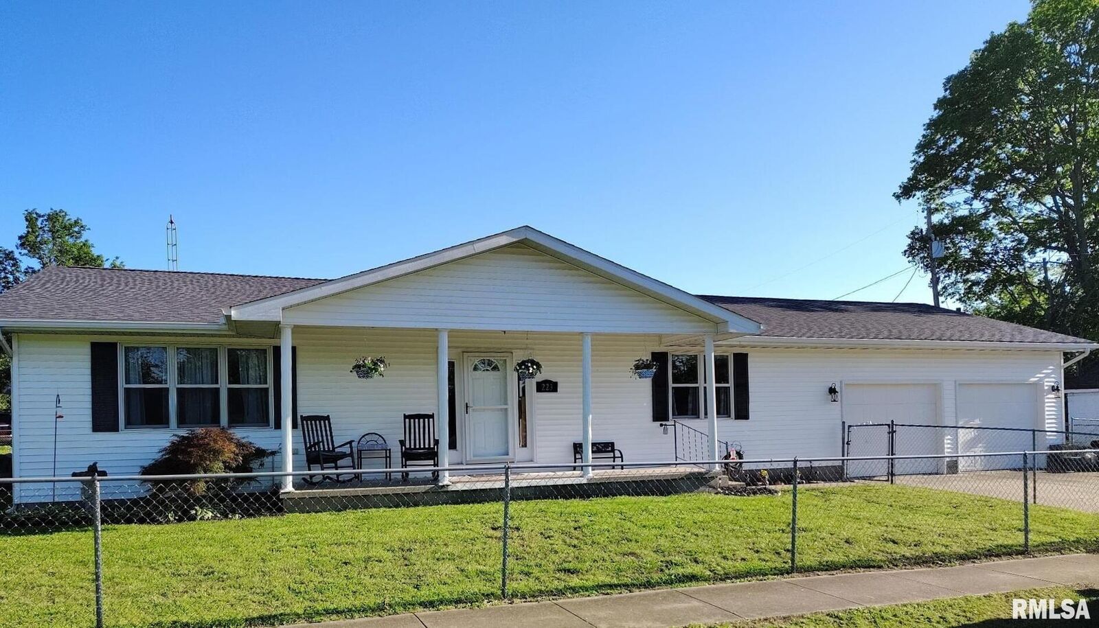 Property Photo: 223 N King Street IL 62949