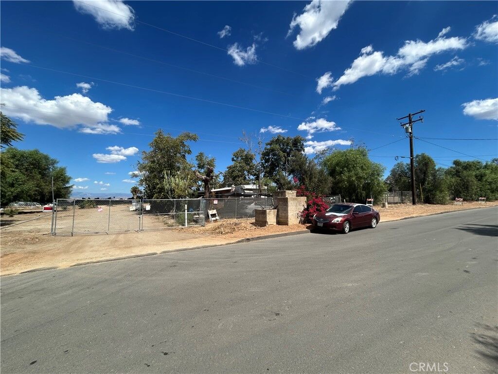 Property Photo:  29570 13 Th Street  CA 92567 