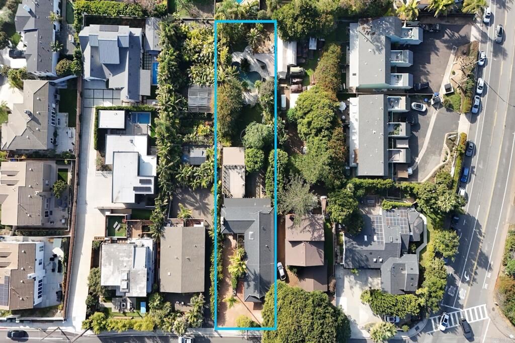 Property Photo:  828 Hygeia Avenue  CA 92024 