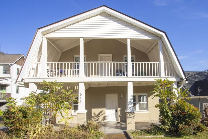 Property Photo: 611 S 14th St B TN 37206