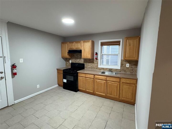 Property Photo:  76-78 Halstead 2  NJ 07106 