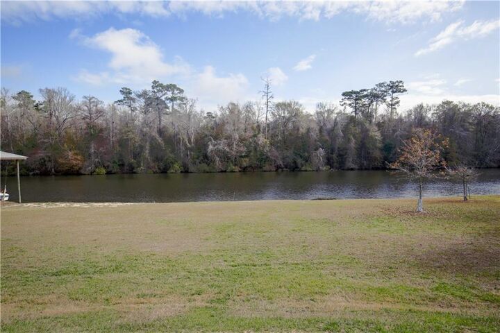 Property Photo:  226 Kokomo Lane  LA 70431 