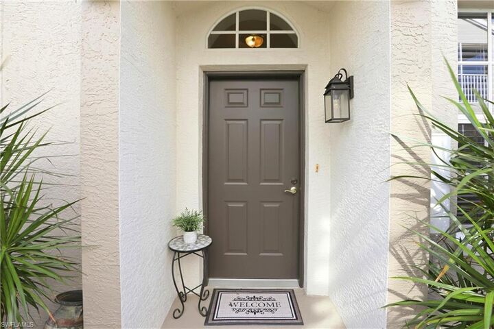 Property Photo:  5685 Heron Ln 304  FL 34110 