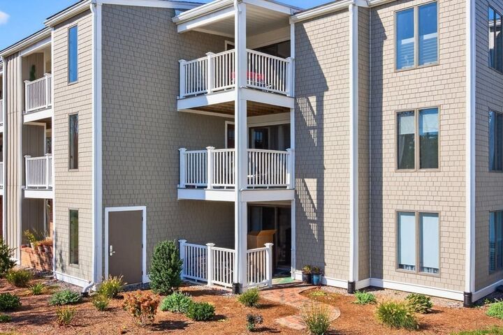 Property Photo:  42 Old Colony Way 15  MA 02653 