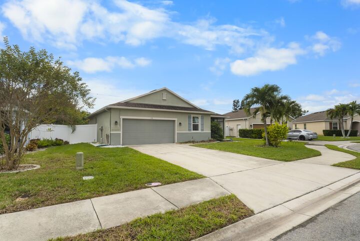 Property Photo:  110 65th Avenue E  FL 34203 