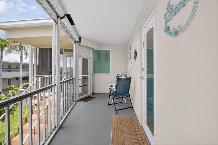 Property Photo: 930 Osceola Drive 8 FL 33432