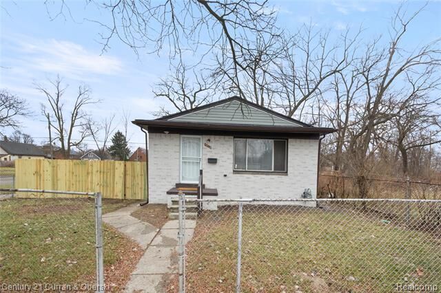 Property Photo:  9901 Yellowstone Street  MI 48204 