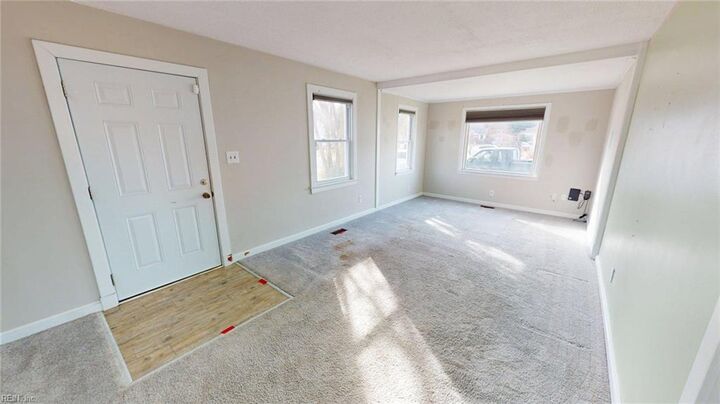 Property Photo:  5 Langley Ave  VA 23601 