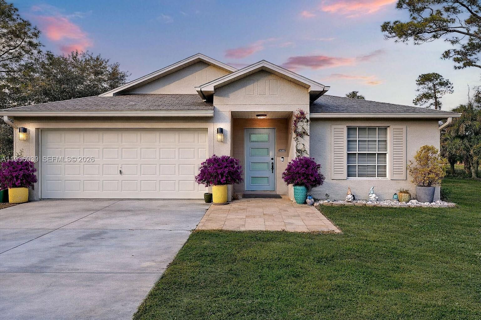 Property Photo:  2625 SE 40th Ave  FL 34117 