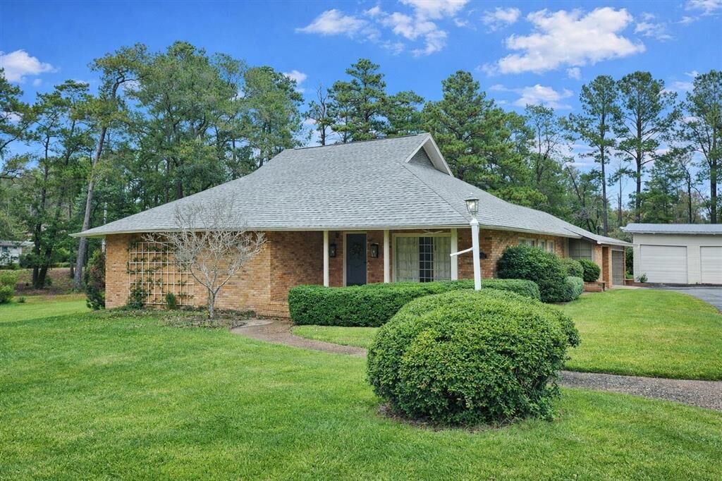 Property Photo: 900 Nolan Trace LA 71446