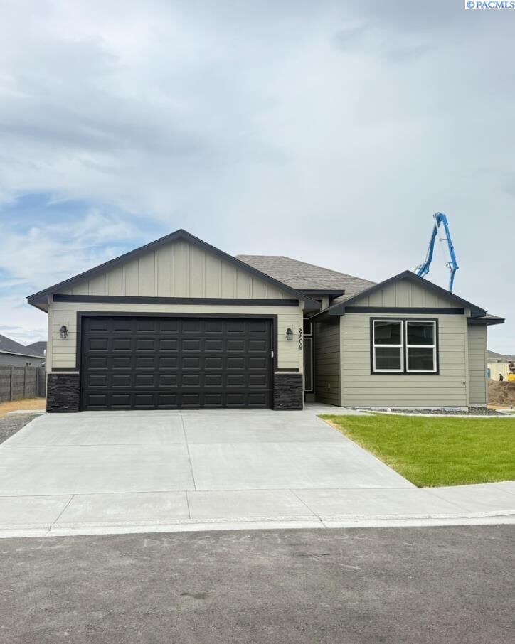 Property Photo: 8809 Ashen Dr WA 99352