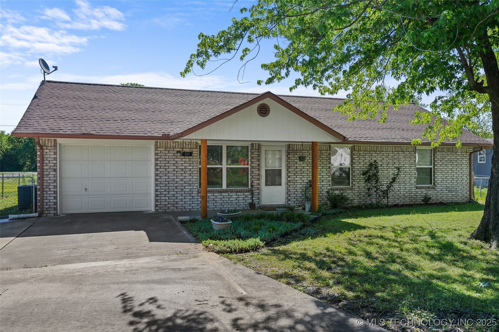 Property Photo: 311 N 1st Street OK 74455