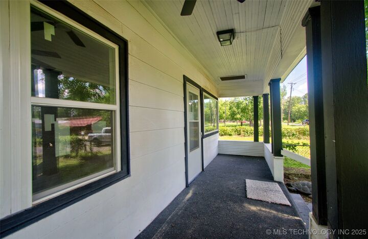Property Photo:  1411 N 43rd Street E  OK 74403 