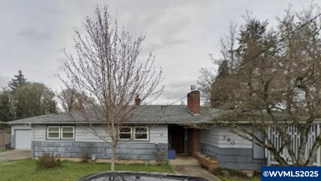 Property Photo:  760 Birch St  OR 97386 
