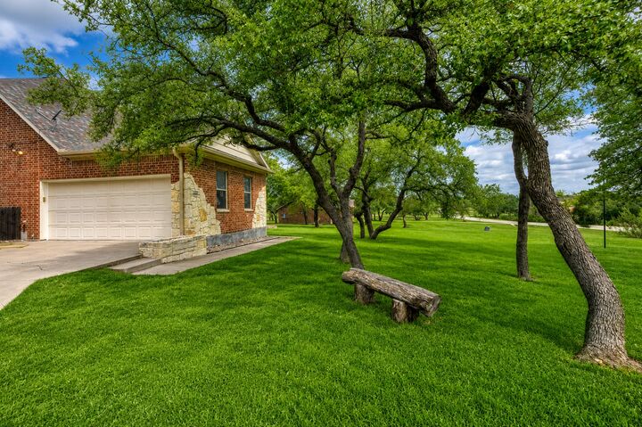 Property Photo: 326 Sunrise Hills TX 76550