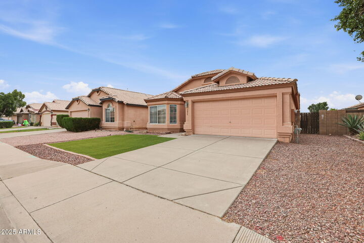 Property Photo: 4835 E Holmes Avenue AZ 85206