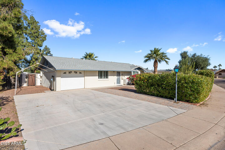 Property Photo:  1614 W Inverness Drive  AZ 85282 
