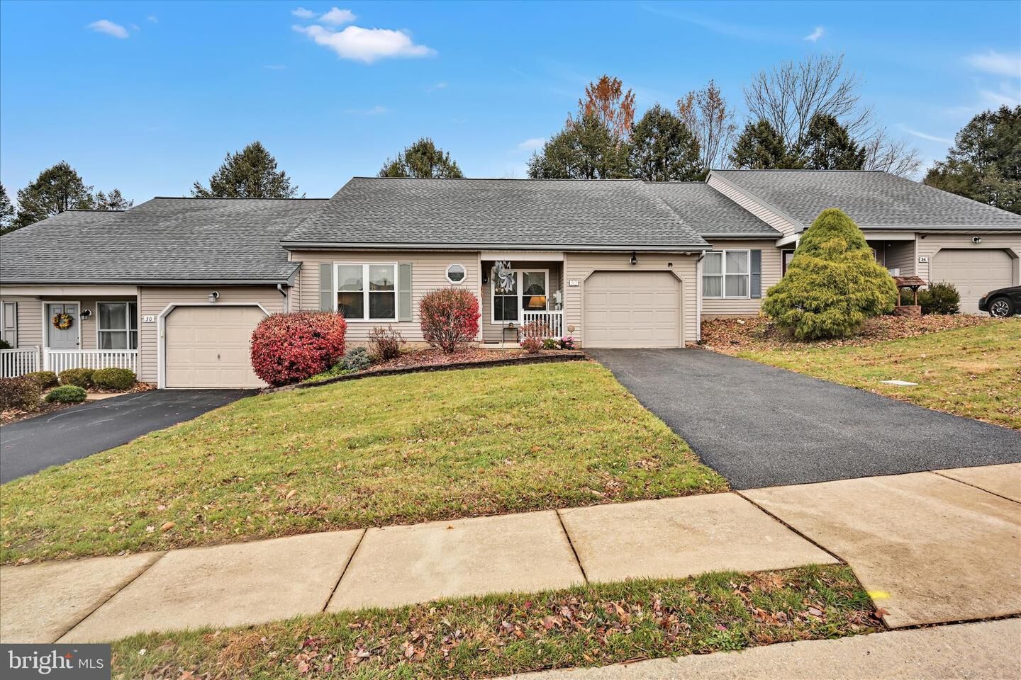 Property Photo:  32 Knollwood Road  PA 17551 