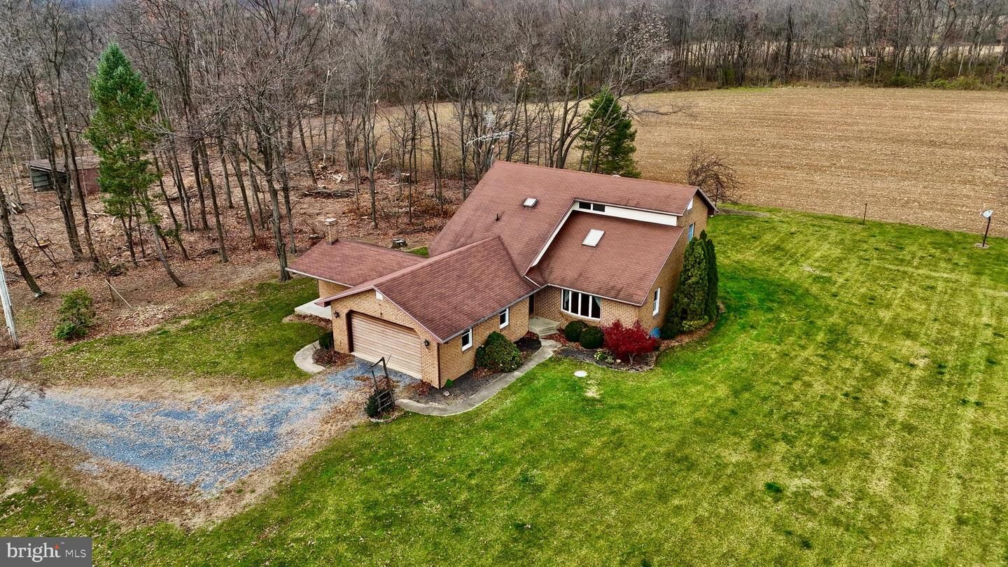 Property Photo:  11 Carpenter Lane  PA 17240 