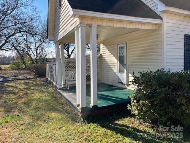 Property Photo:  1609 School Avenue  NC 28052 