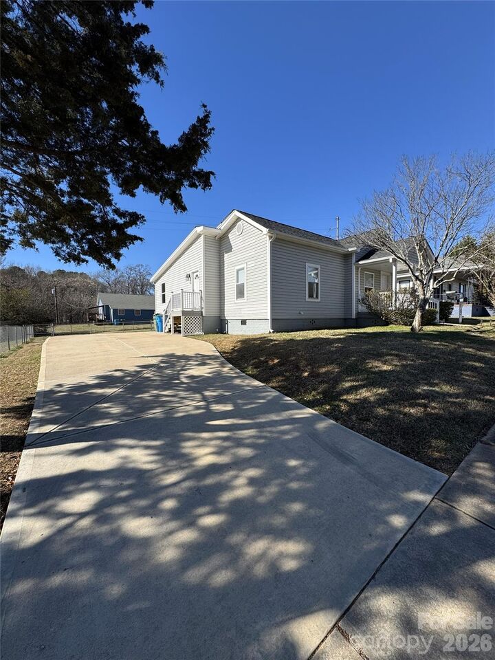 Property Photo: 202 Williamson Street SC 29715