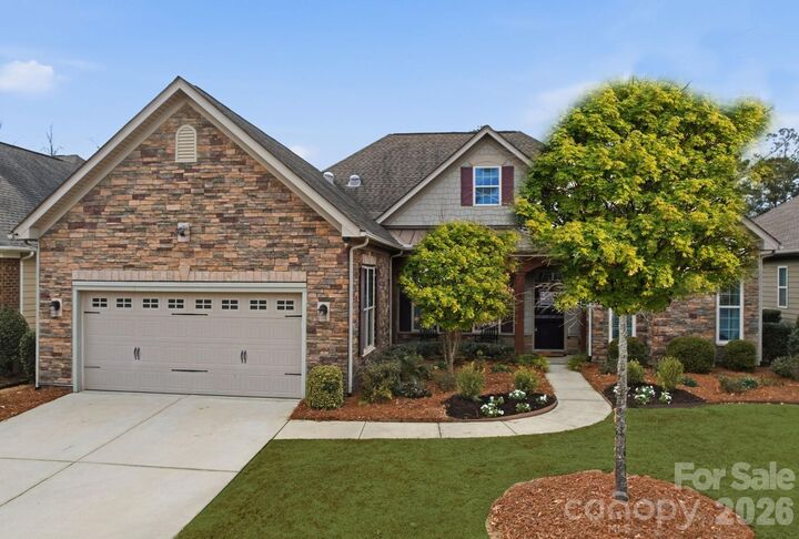 Property Photo: 14817 High Bluff Court NC 28278