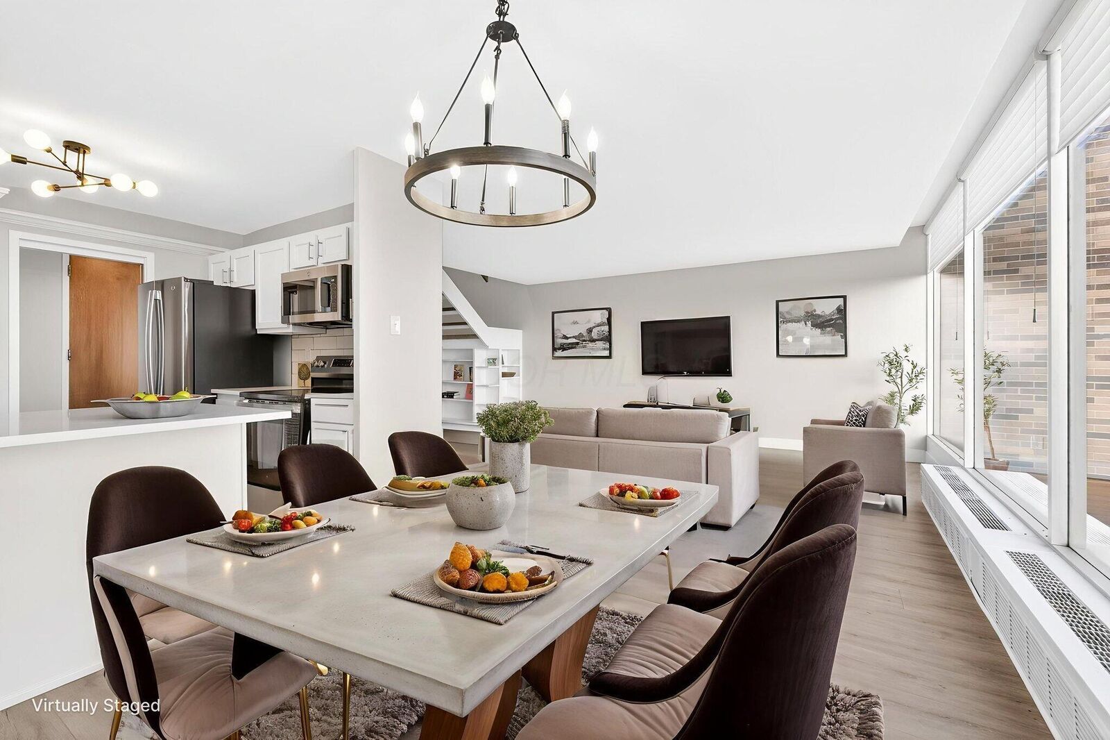 Property Photo: 1000 Urlin Avenue OH 43212