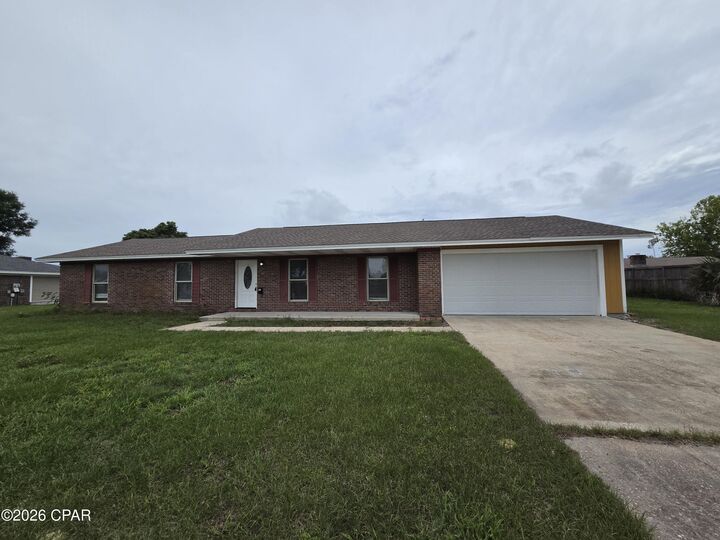 Property Photo: 211 Sukoshi Drive FL 32404