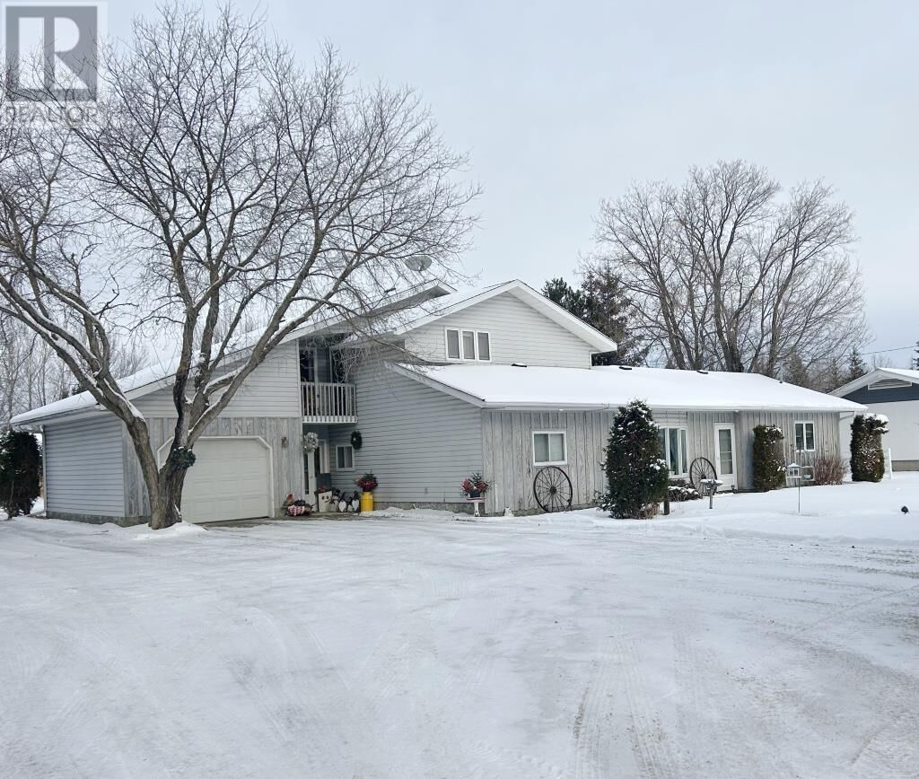 Property Photo:  520 Hwy 11/71  ON P9A 3M2 