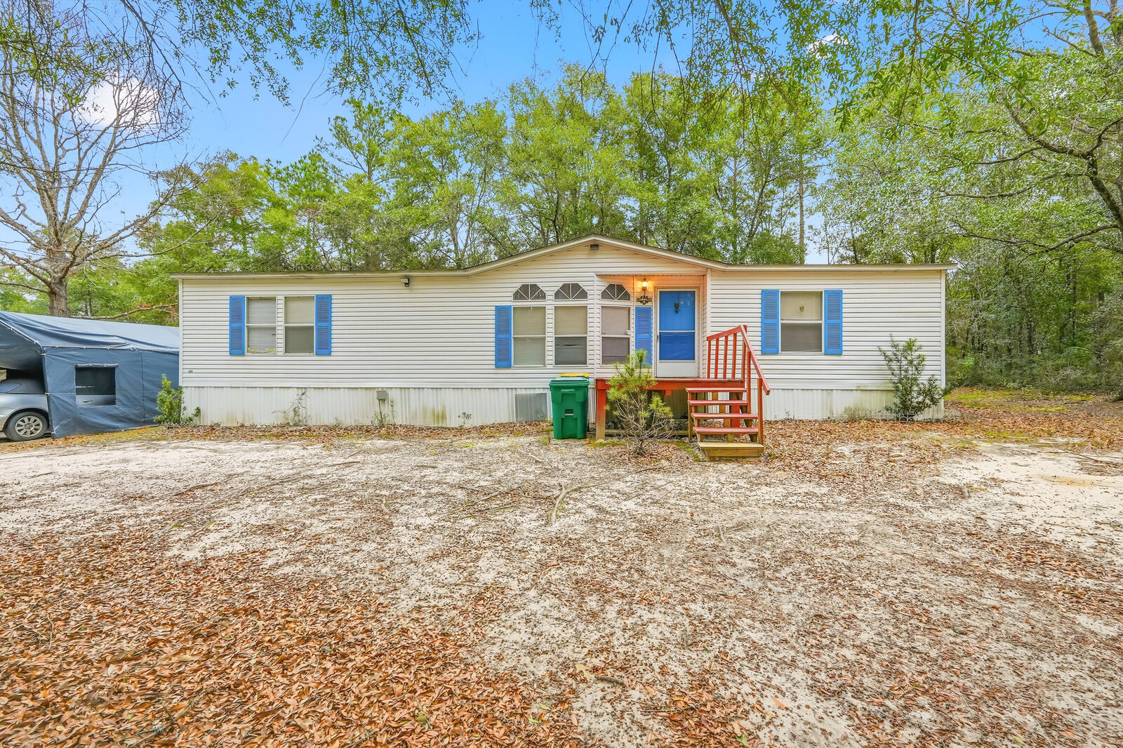 Property Photo: 6011 Staff Road FL 32536