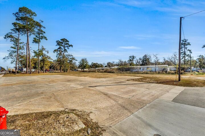 Property Photo:  273 W Cypress Street  GA 31316 