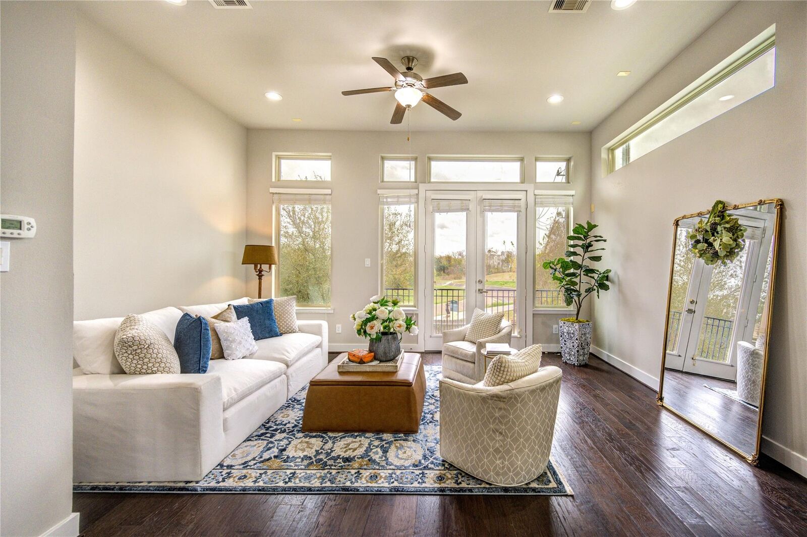 Property Photo:  151 E 2nd Street  TX 77007 