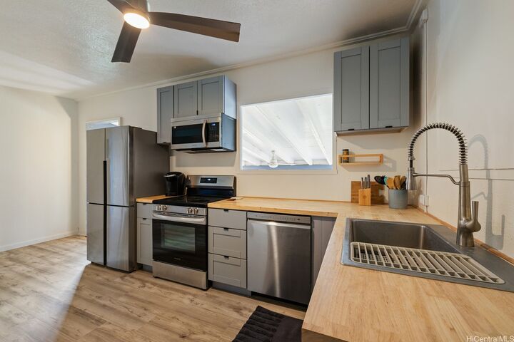 Property Photo:  84-077 Makau Street  HI 96792 