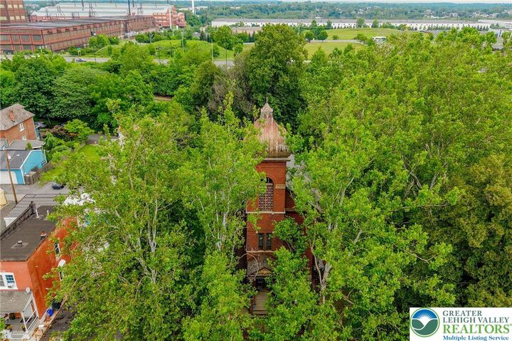 Property Photo:  1521 E 6th Street  PA 18015 