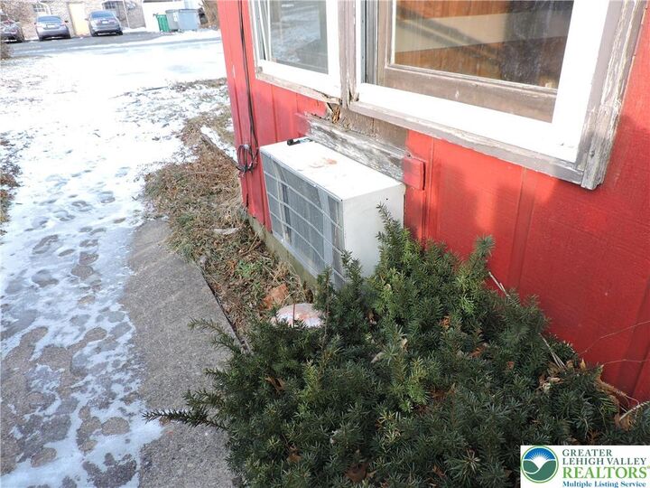 Property Photo:  866 N Van Buren Street  PA 18104 
