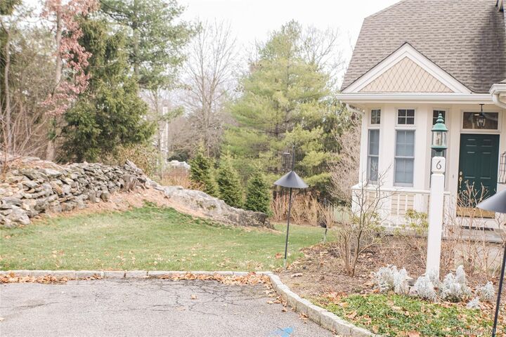 Property Photo:  6 Holly Knolls  NY 10504 