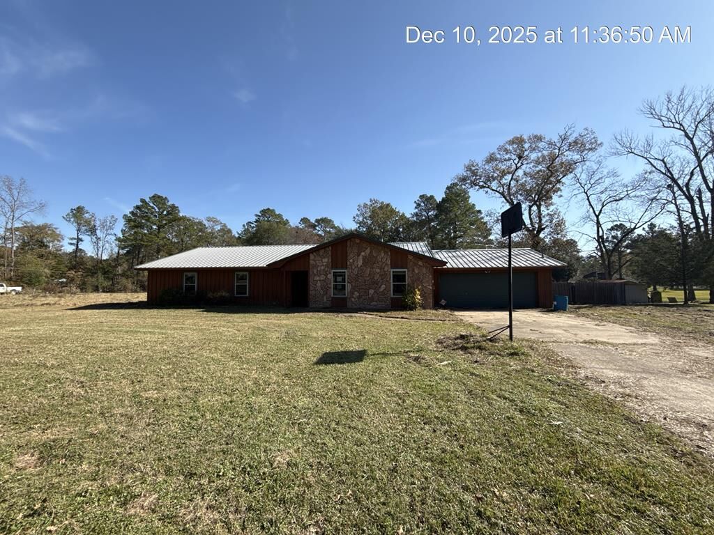 Property Photo: 1011 Ponderosa Drive TX 75901