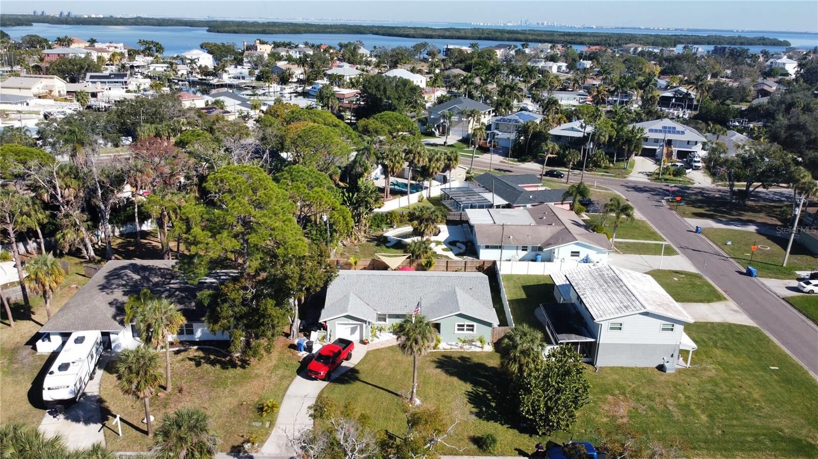 Property Photo: 1667 N Dakota Avenue NE FL 33703
