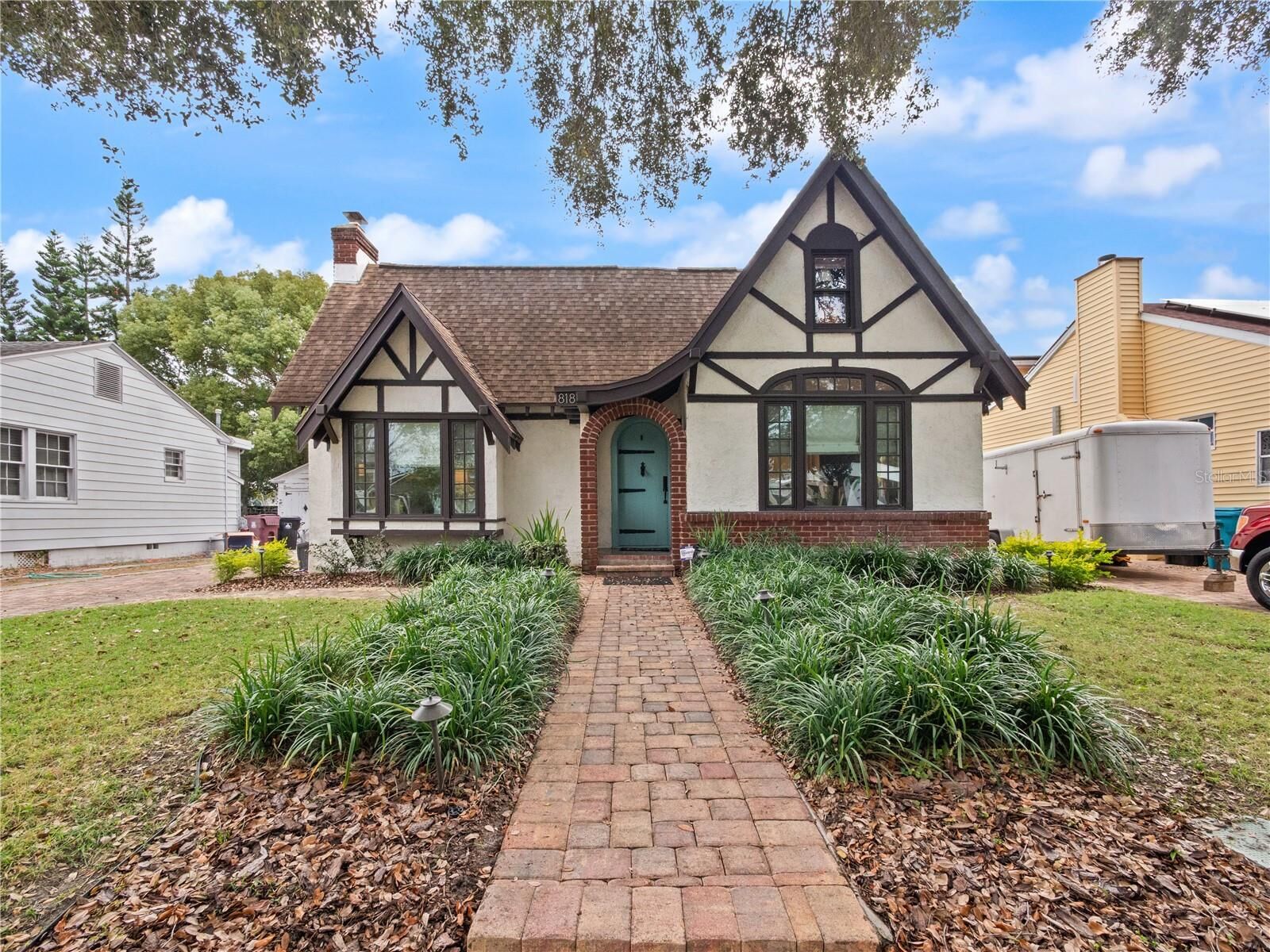 Property Photo:  818 Stetson Street  FL 32804 