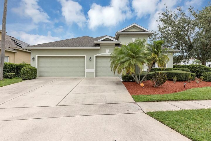 Property Photo: 14319 Islamorada Drive FL 32837
