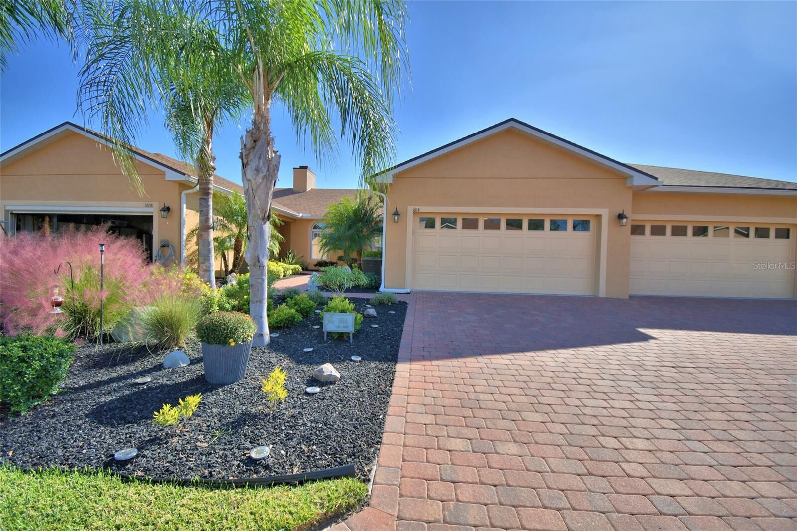 Property Photo: 1614 Linz Court FL 33884