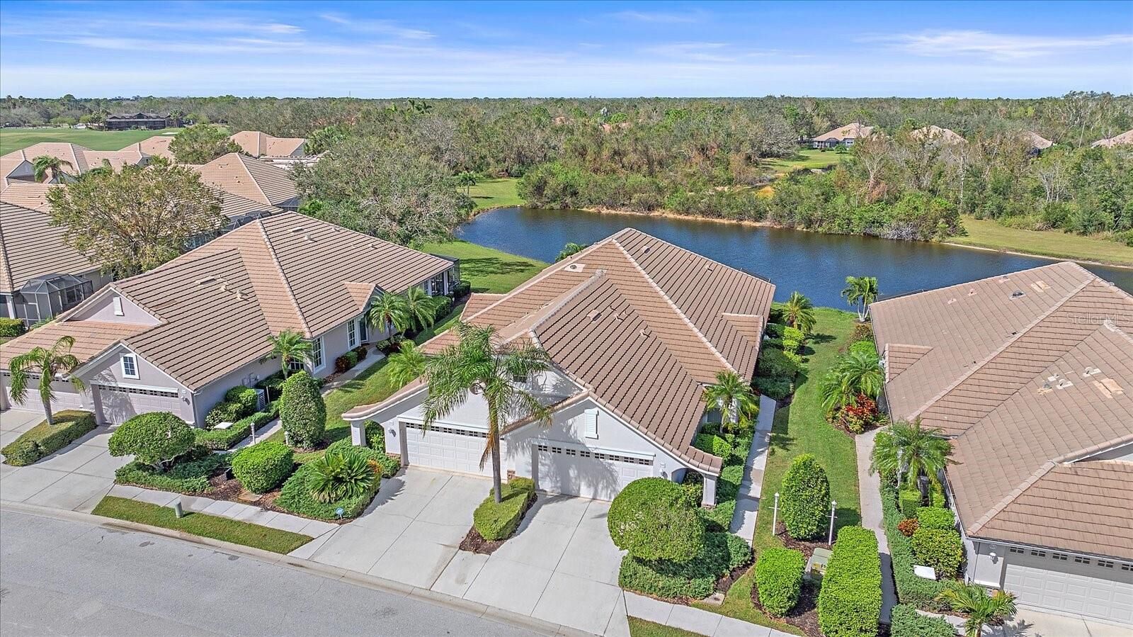 Property Photo: 7011 Woodmore Terrace FL 34202