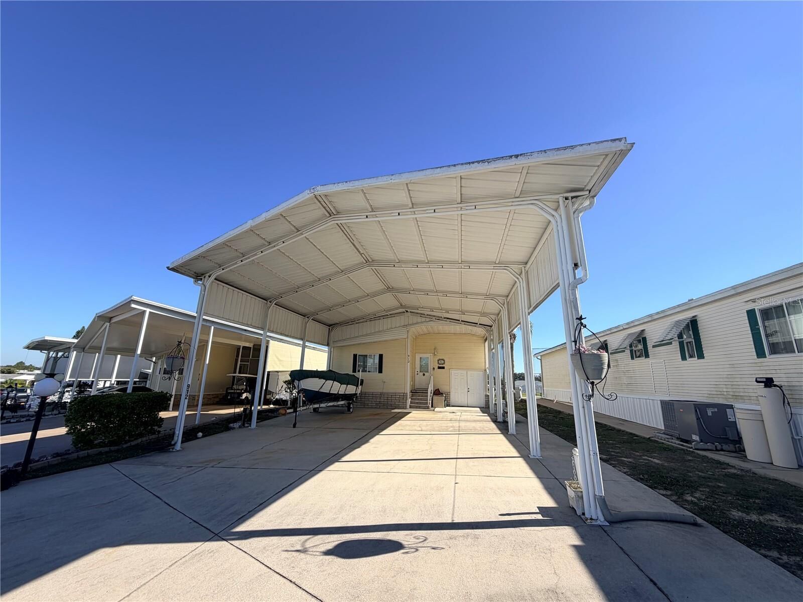 Property Photo: 912 St George Drive FL 33837