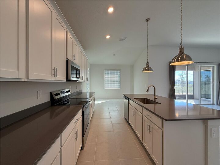 Property Photo: 7117 Dilly Lake Avenue FL 34736