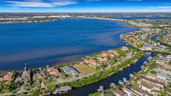 Property Photo:  4111 Hawk Island Drive  FL 34208 