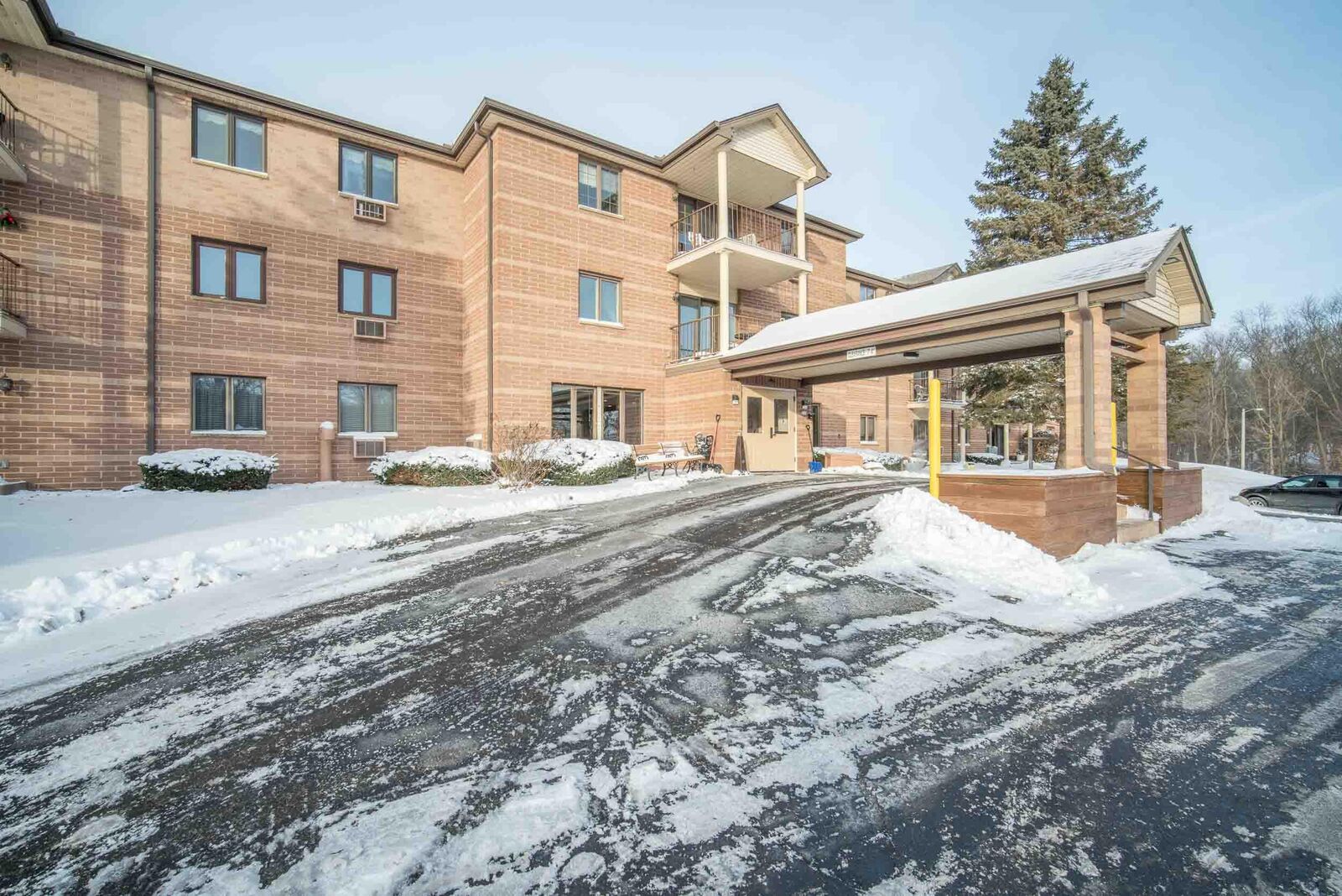 Property Photo:  530 N Silverbrook Dr 36  WI 53090 