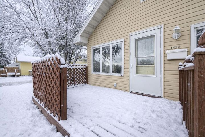 Property Photo:  1422 2nd St. SE  ND 58701 