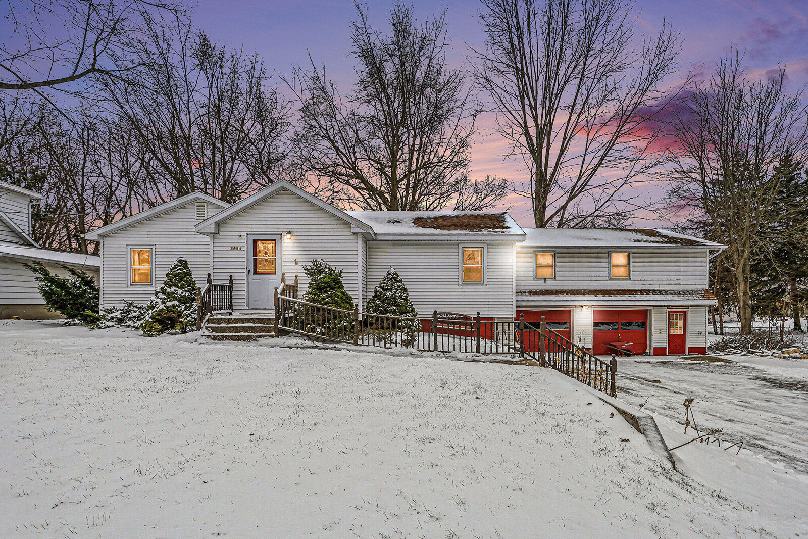 Property Photo:  2854 Oak Street  MI 49127 