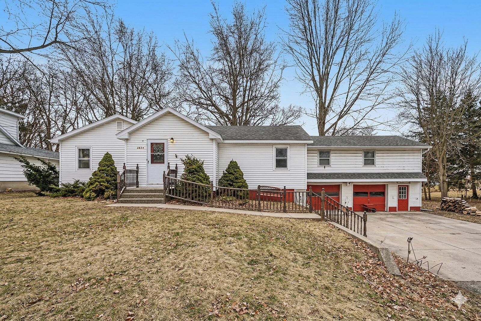 Property Photo:  2854 Oak Street  MI 49127 